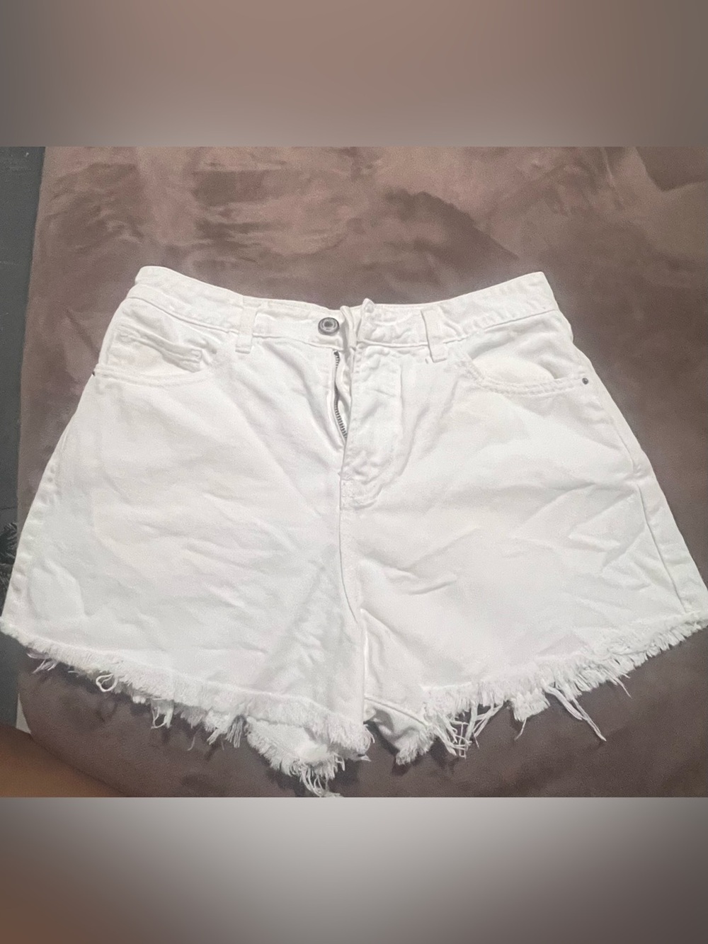 Women’s White Frayed Hem Denim Shorts